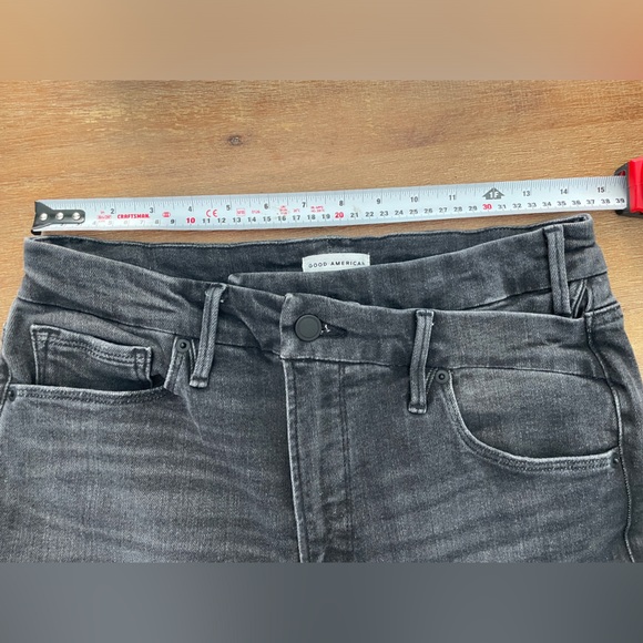 Good American women’s denim pants with crossover waist - Picture 6 of 6